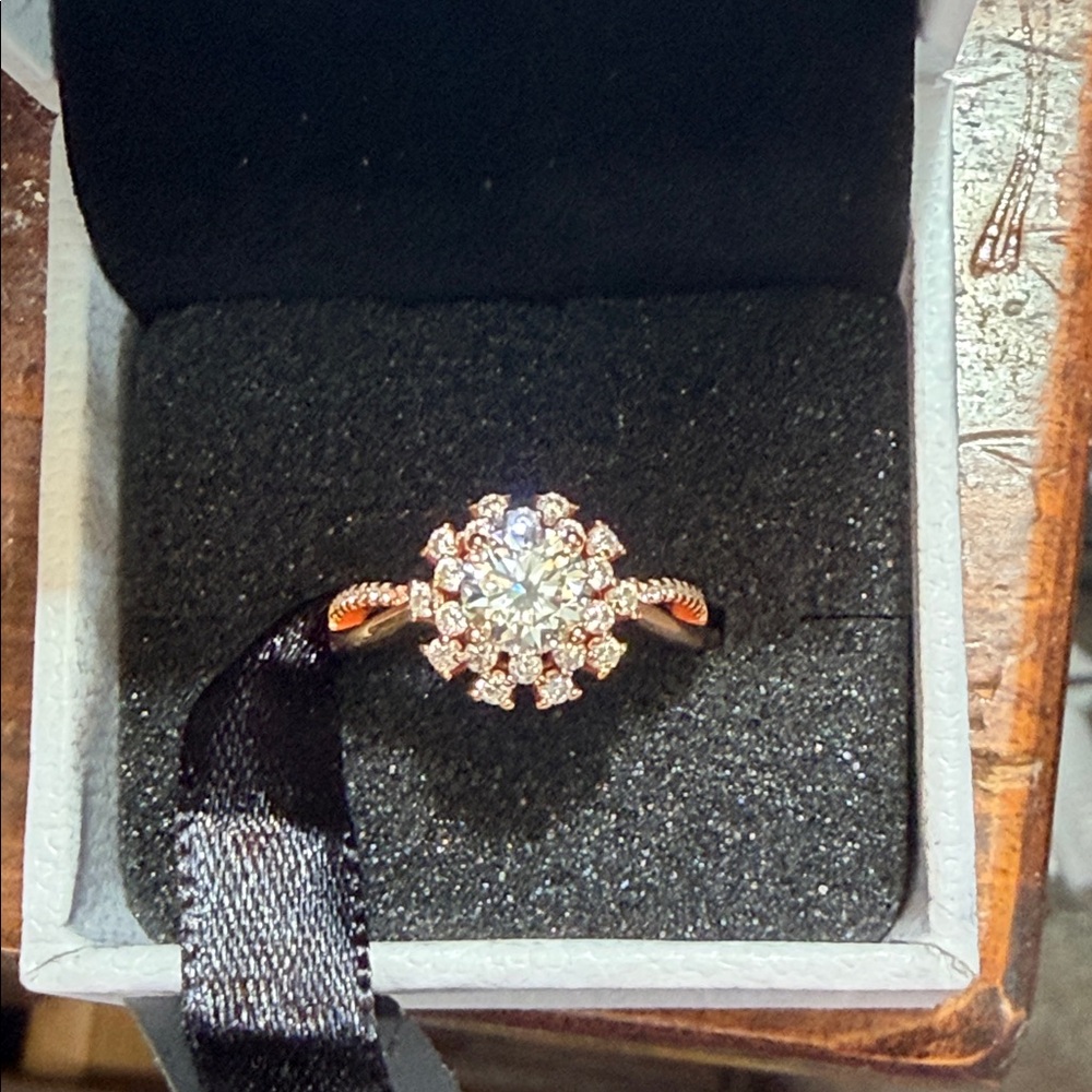 Elegant Gold Women's Ring one carat moissanite